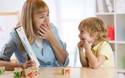 گفتاردرمانی کودکان مبتلا به آفازی یا زبان پریشی